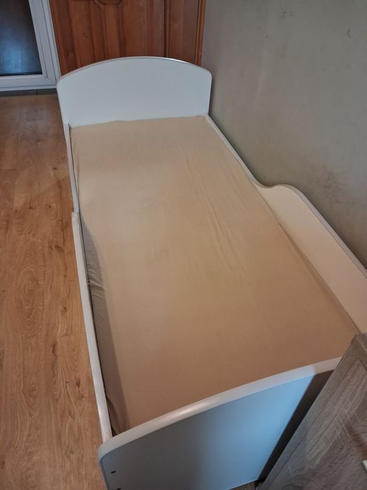 Sprzedam łóżko dziecięce