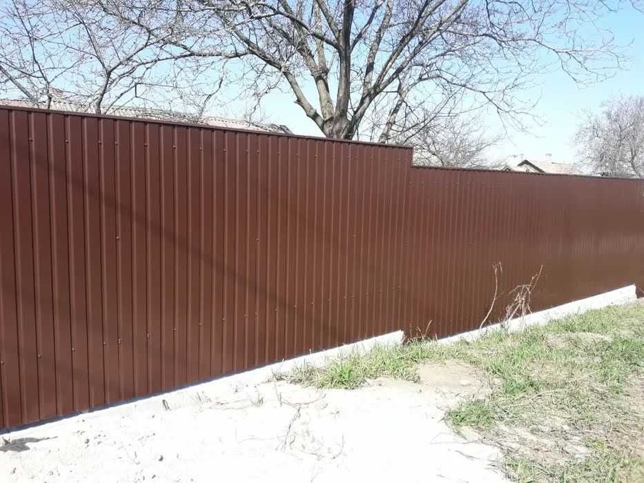 Міцний і надійний паркан з профнастилу – під ключ!