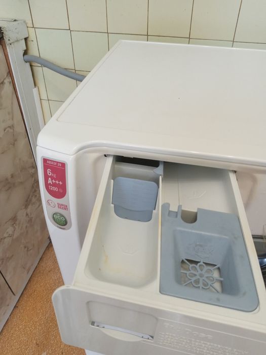 Ariston  hotpoint aqualtis
