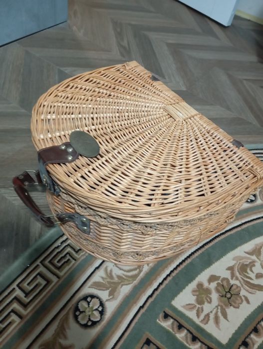 Кошик корзина для пікніка