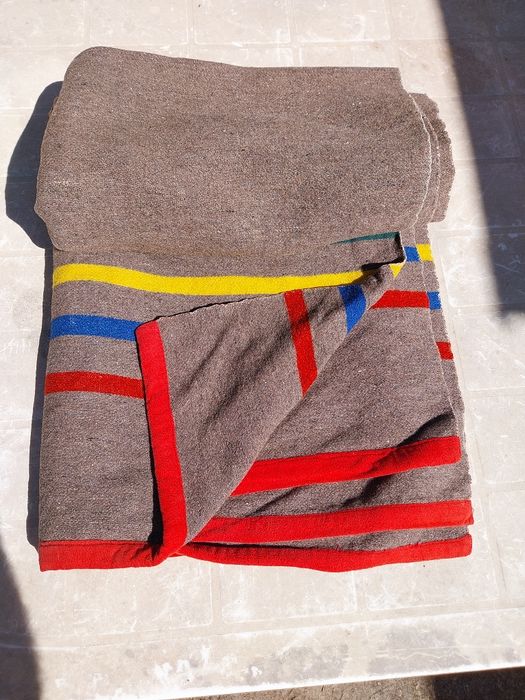 Cobertor antigo de lã