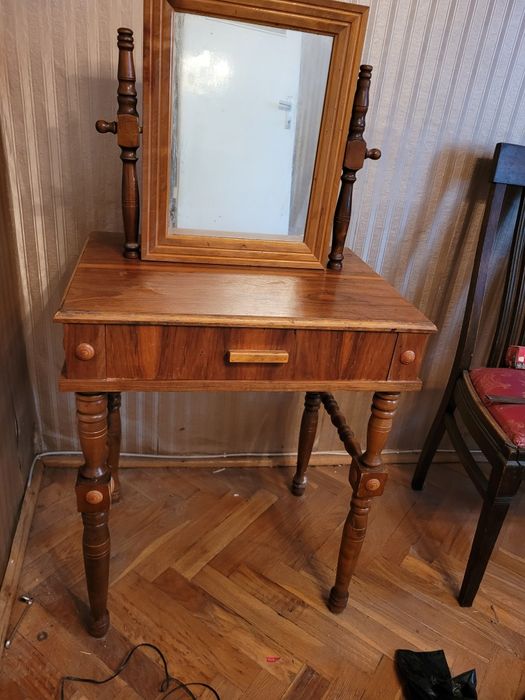 Stylowa Toaletka z Lustrem – Fornir  – Toczone Nogi – Do renowacji
