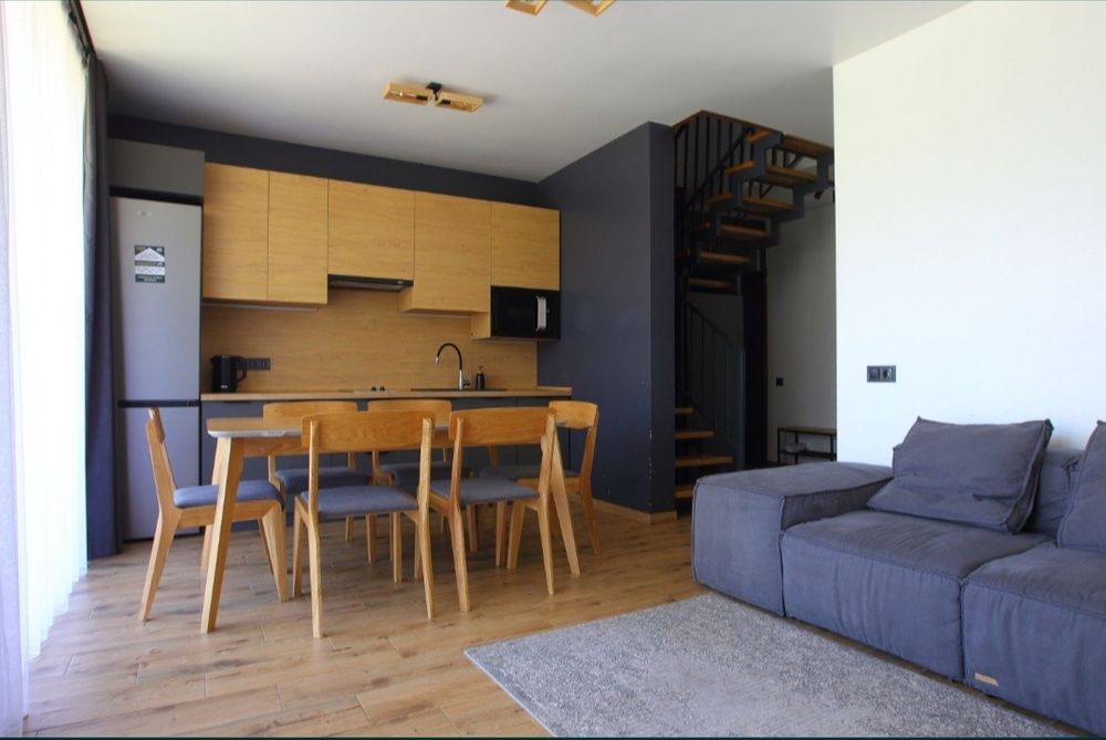 Терміново Котедж у Поляниці -Фенікс- (Буковель)