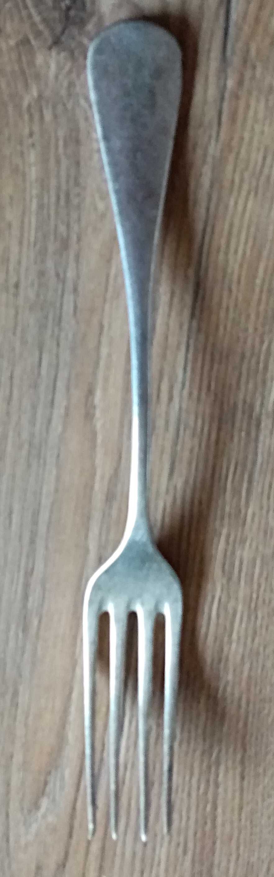 srebrny / posrebrzany widelec, 21 cm