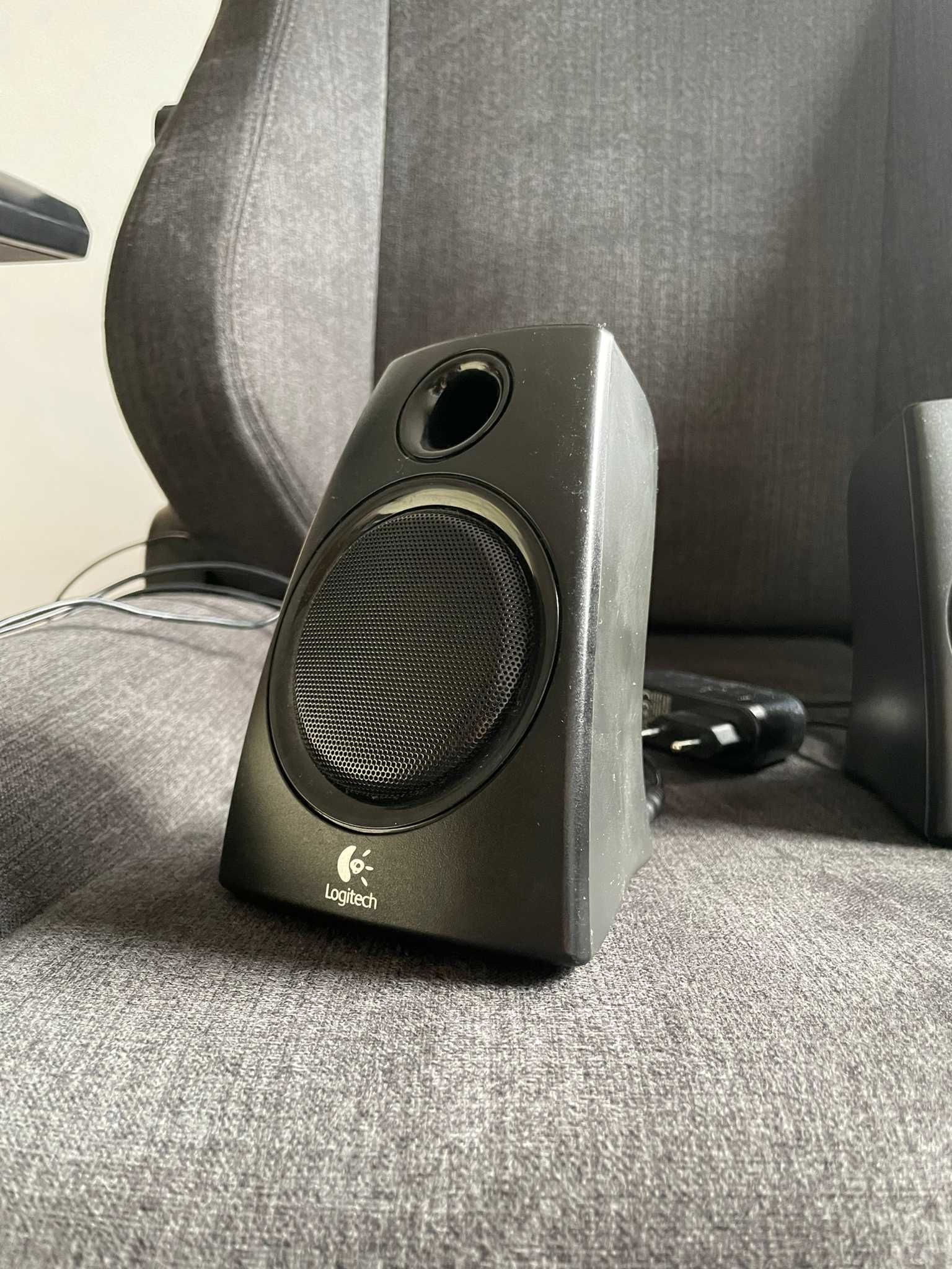 Colunas Logitech Z130