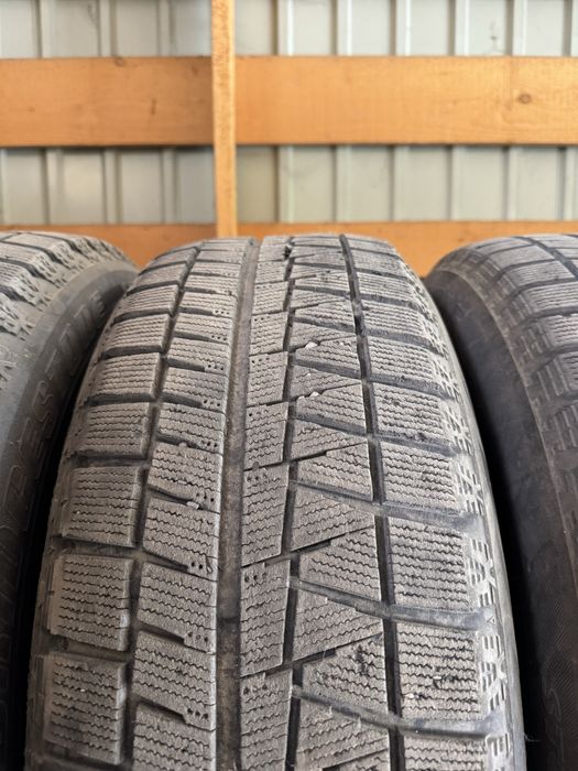Bridgestone blizzak revo gz 215/60/16