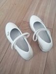 Sprzedam buty w rozmiarze 32.