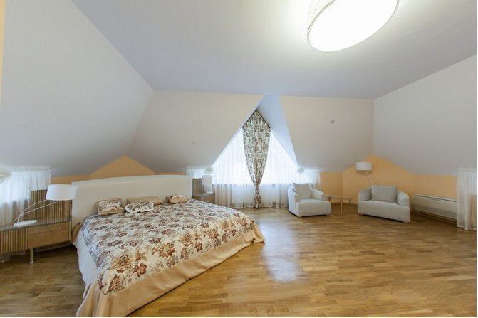 Дом в коттеджном городке с выходом на воду, Козин, Дамба