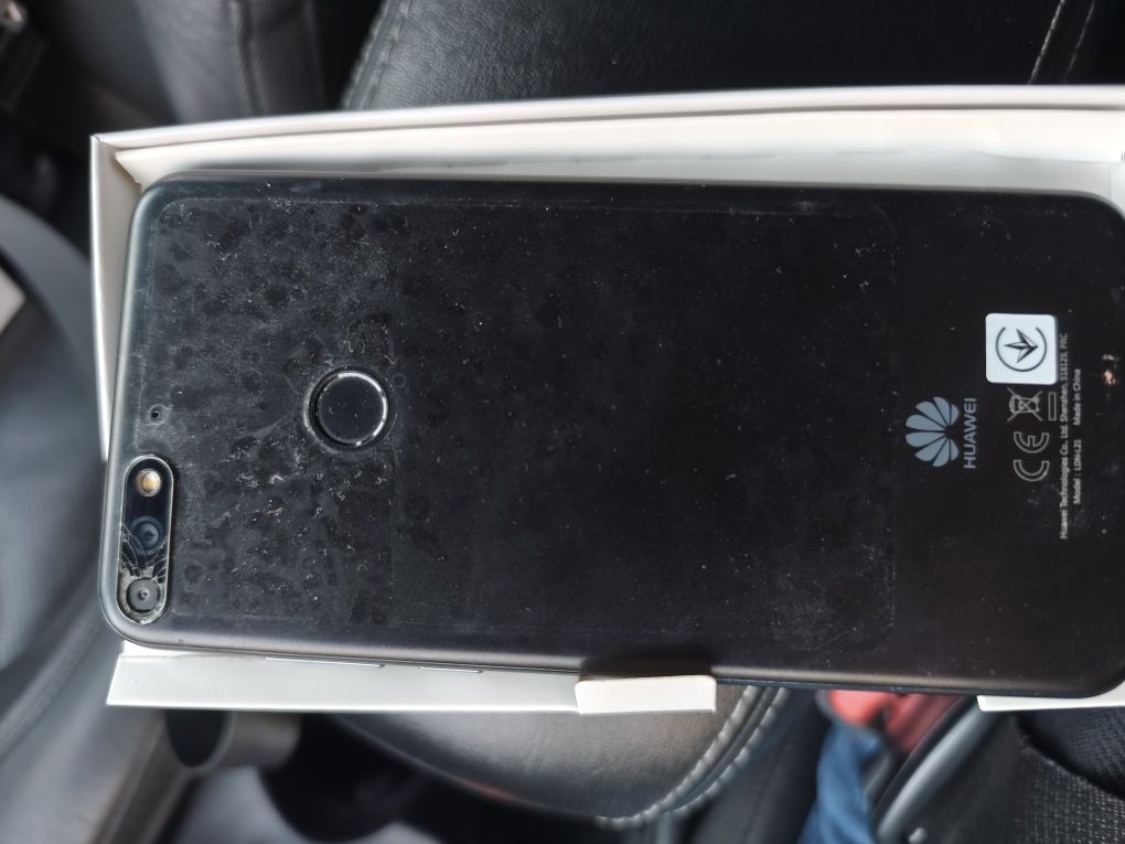 Смартфон Huawei Y7 Prime 2018