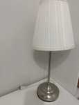 Lampa stołowa biały klosz
