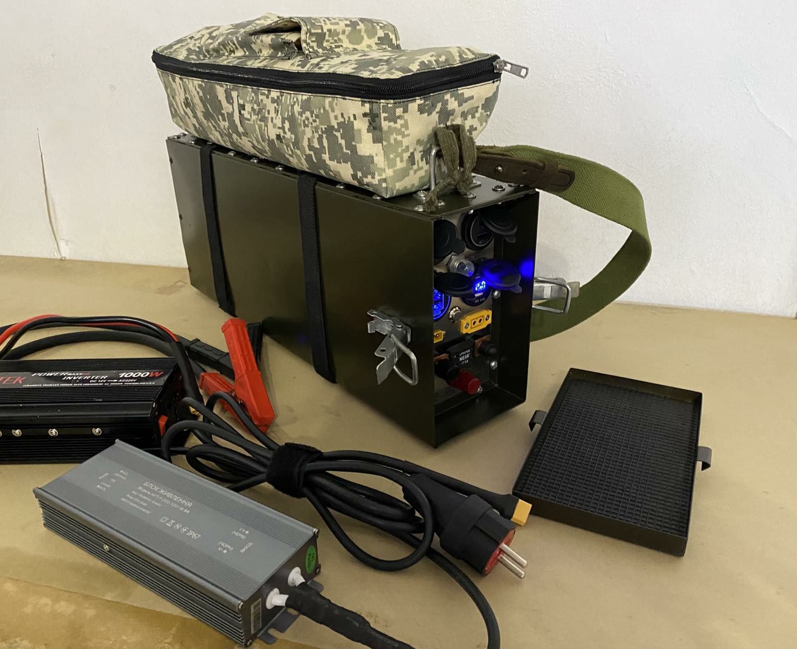 Военная зарядная станция SCAT 8L-860 1700 Вт 480 000 mAh Power bank