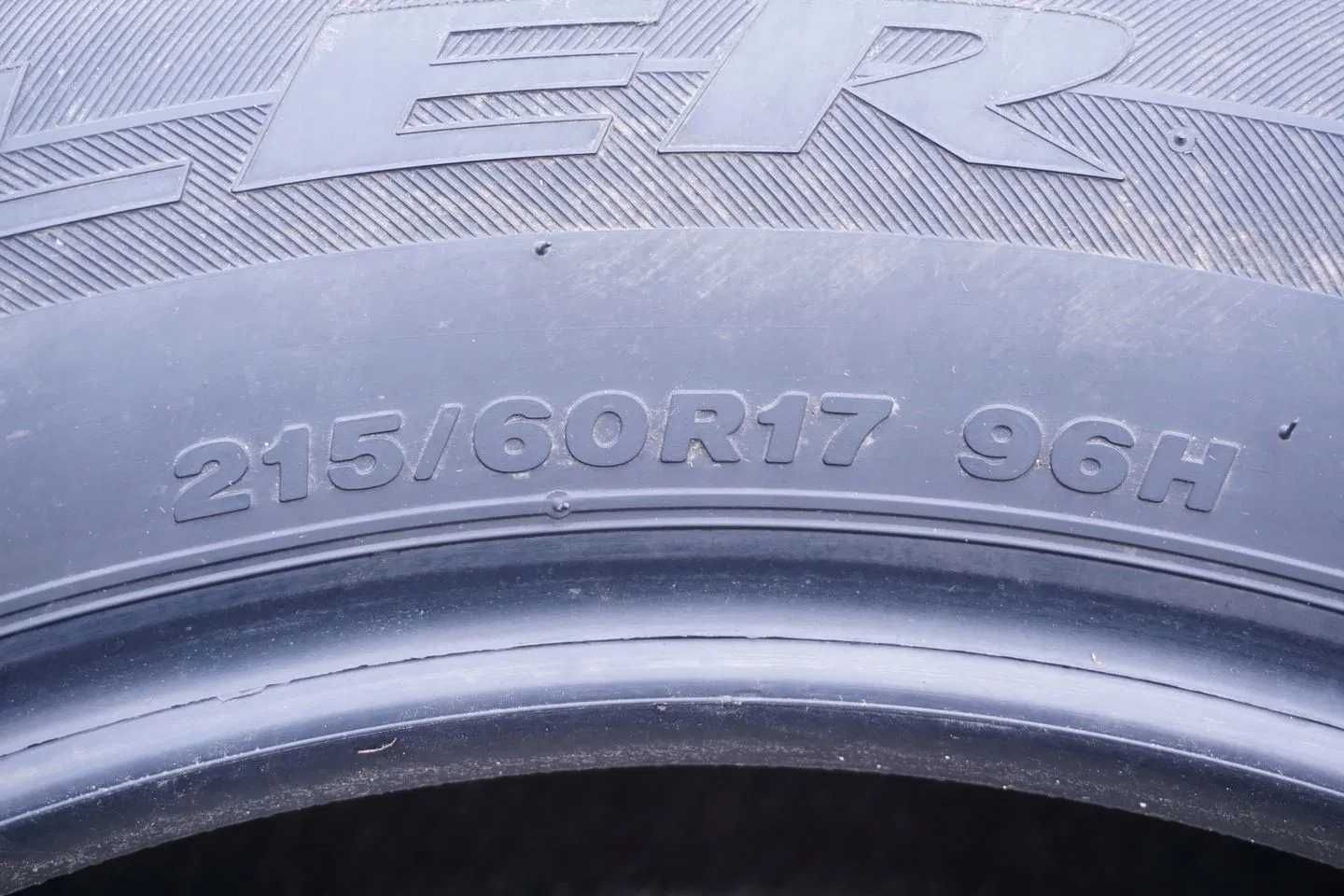 Opona Bridgestone Dueler H/P Sport 215/60/17 96H