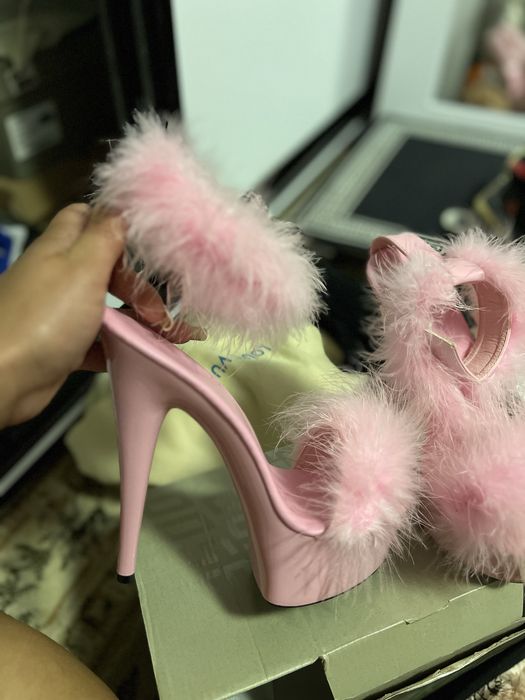 Босоножки розовые,босоніжки