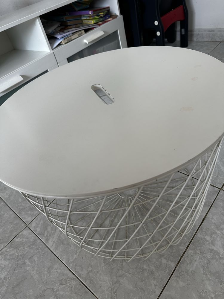Mesa de centro com arrumacao IKEA