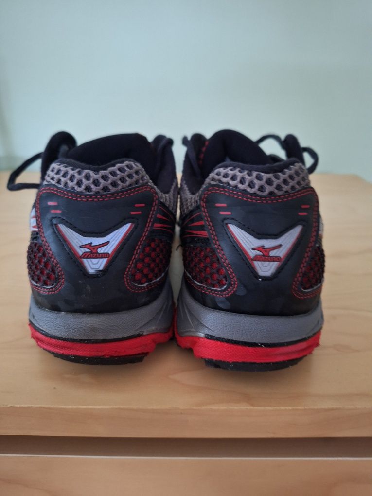 Mizuno WAVE Ascend 28cm
