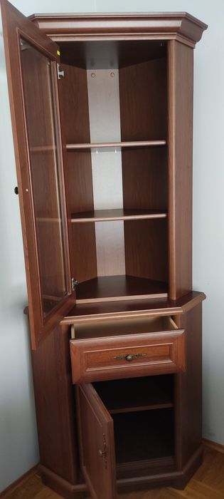 Witryna narożna BRW