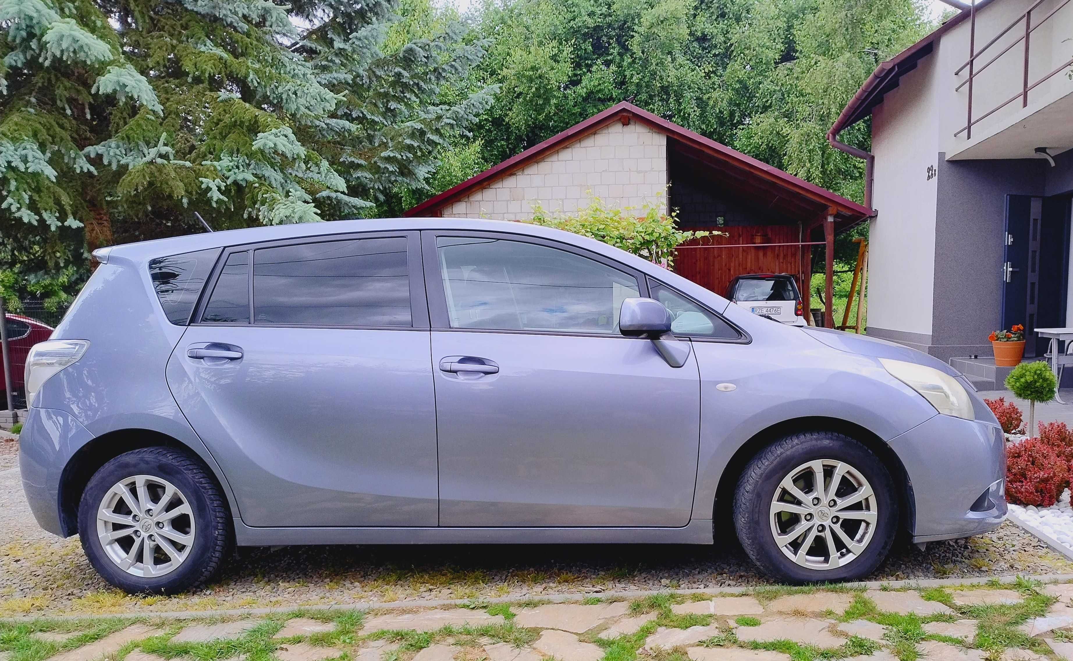TOYOTA  VERSO 2.0 D-4D 2010