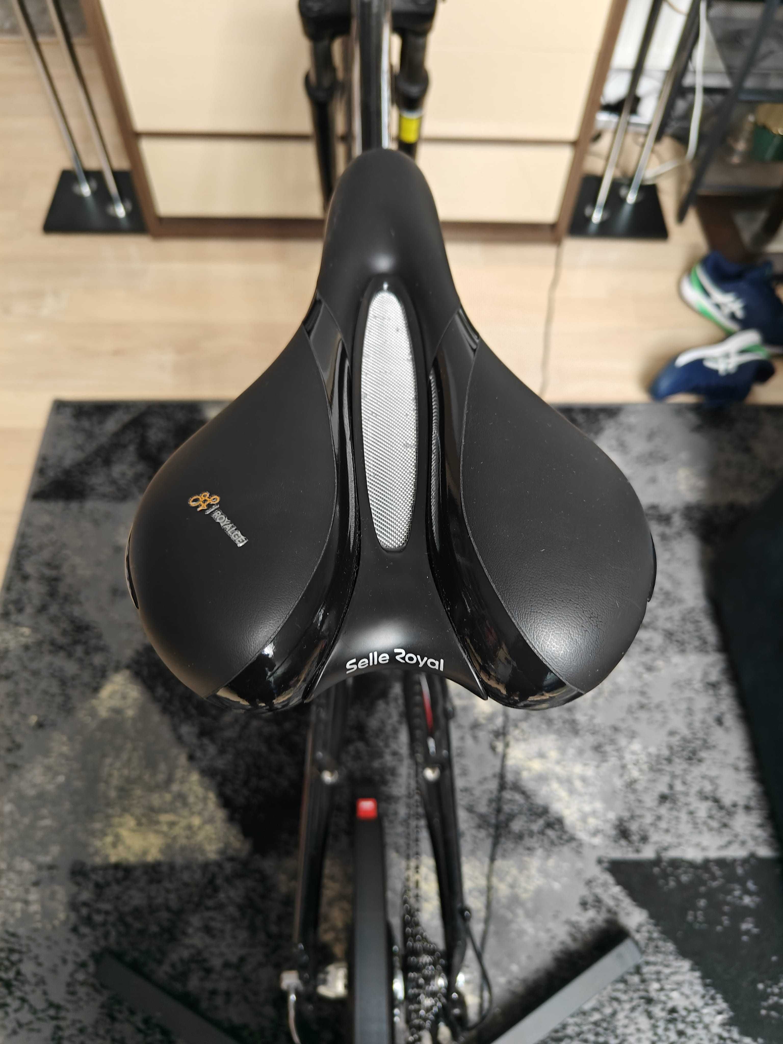 TRENAZER ELITE SUITO-T z kompletnym zestawem rowerowym