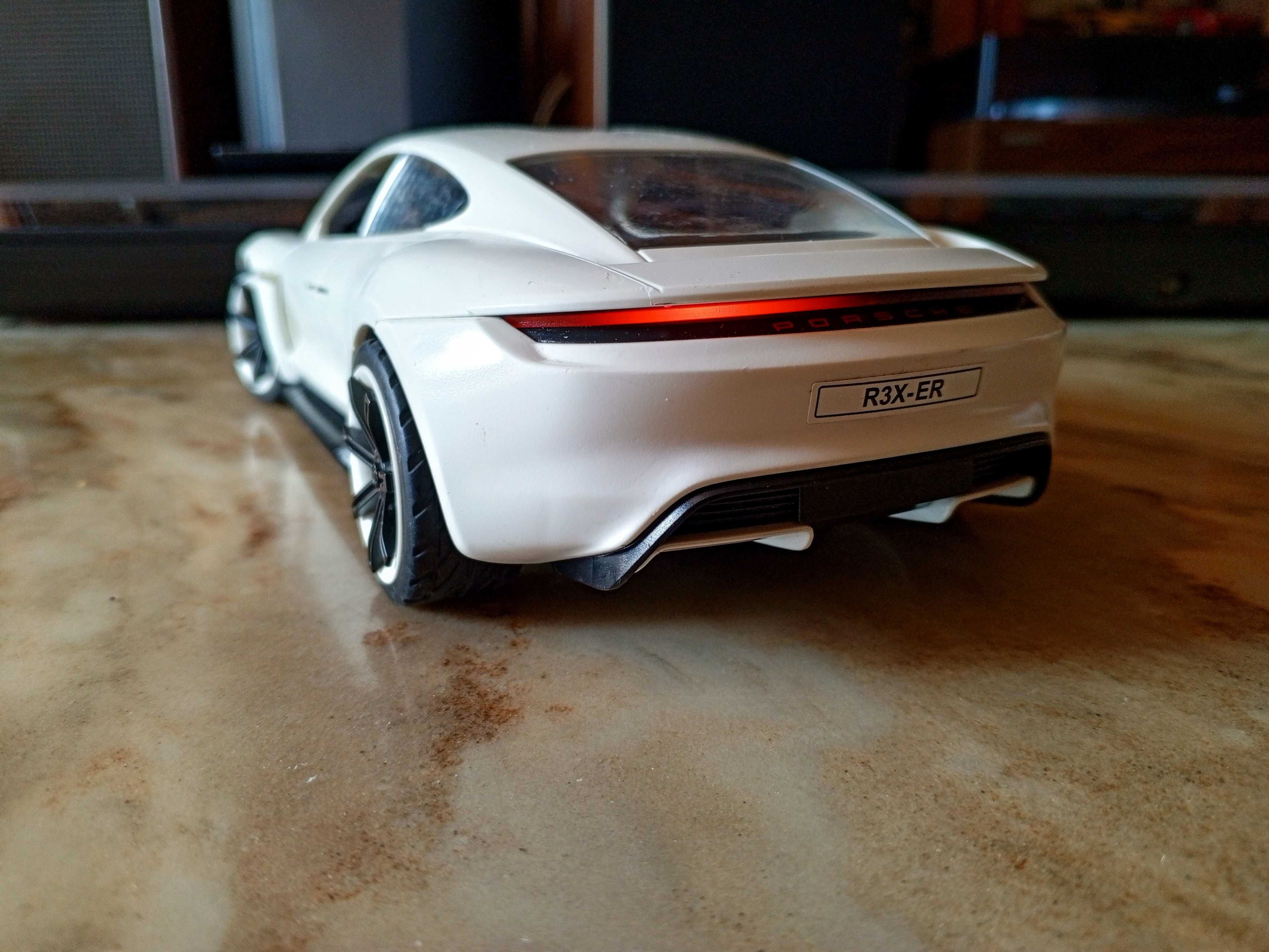 Playmobil Porsche Mission E 2.0 (Germany 1:18)