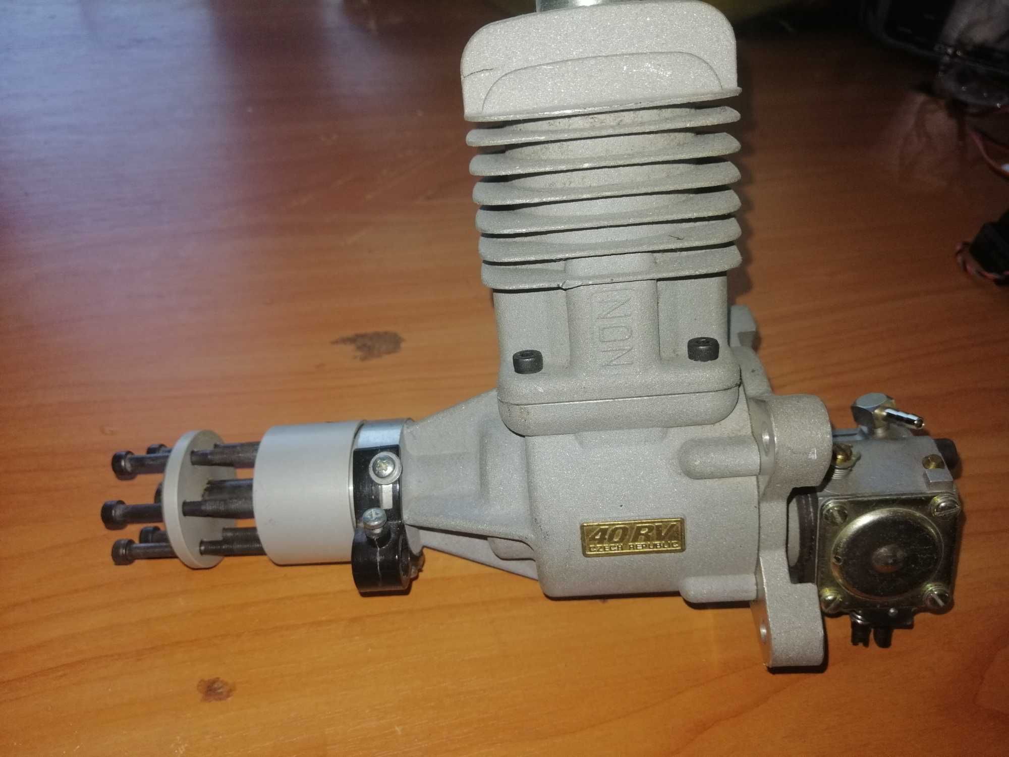 Silnik ZDZ 40RV  modelarski rc samolot FABRYCZNIE NOWY