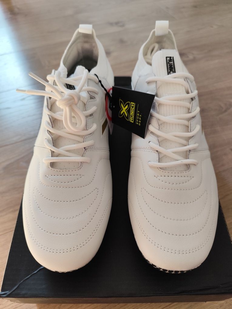 Buty piłkarskie Munich Trick FG blanco męskie korki lanki 28 cm