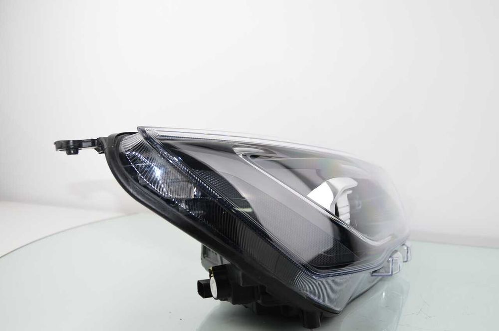 FORD FOCUS LED prawa lampa przednia
