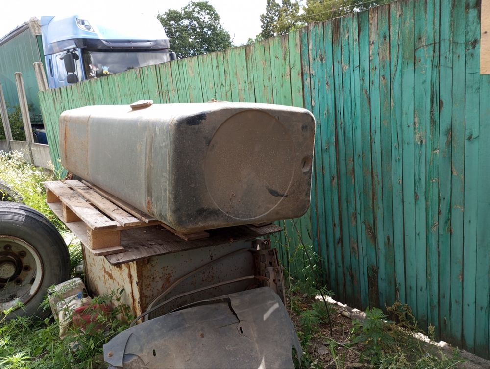 Продам бак 800л