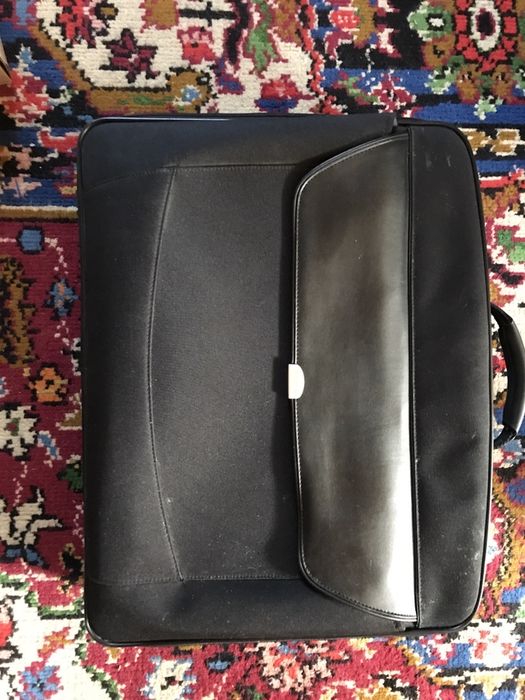 Продам Сумку чемодан для LG- S900