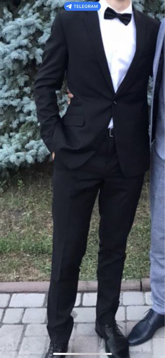 Випускний костюм