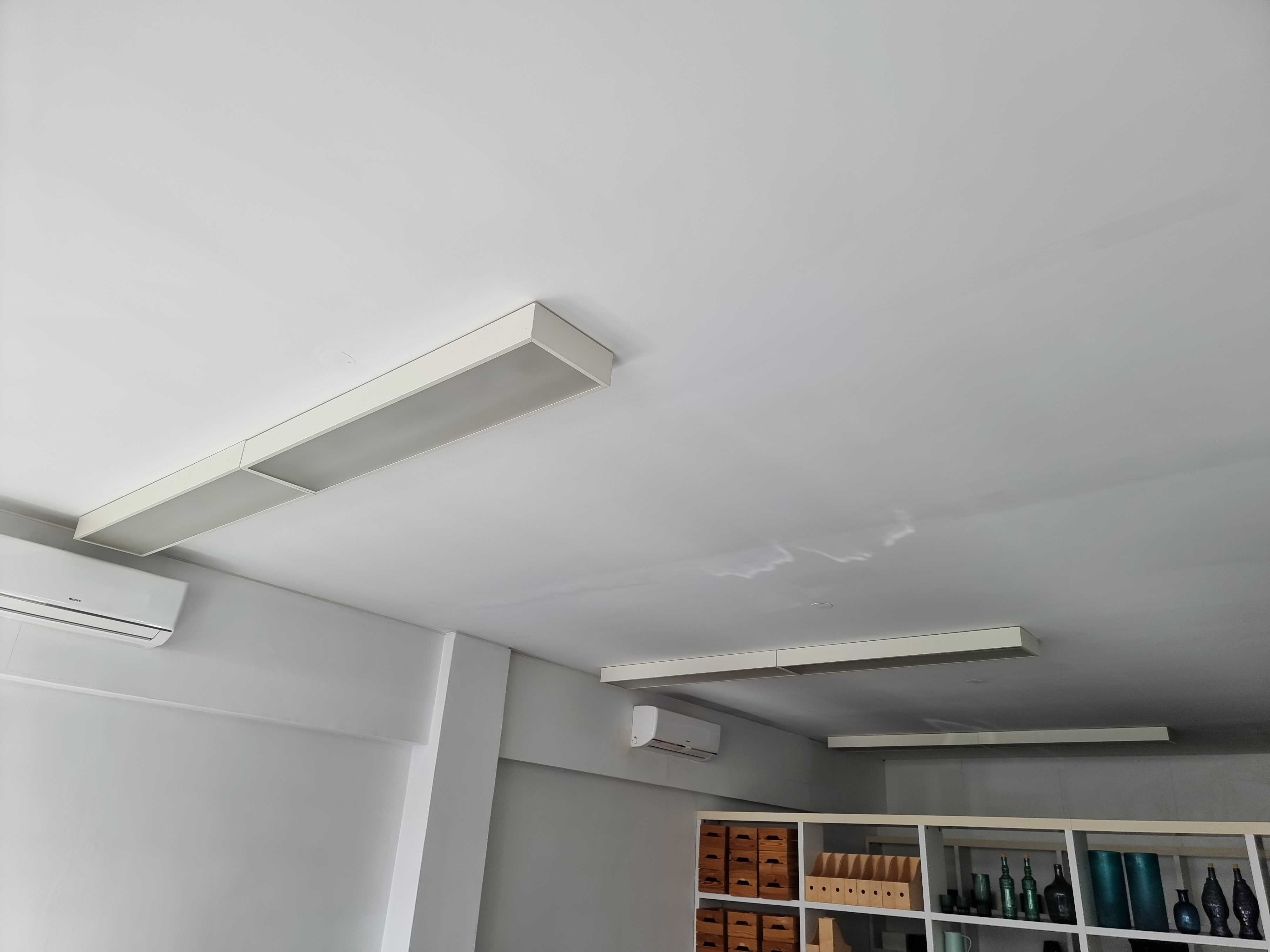 Candeeiros de teto metálicos com armaduras de luz- Inclui lâmpadas