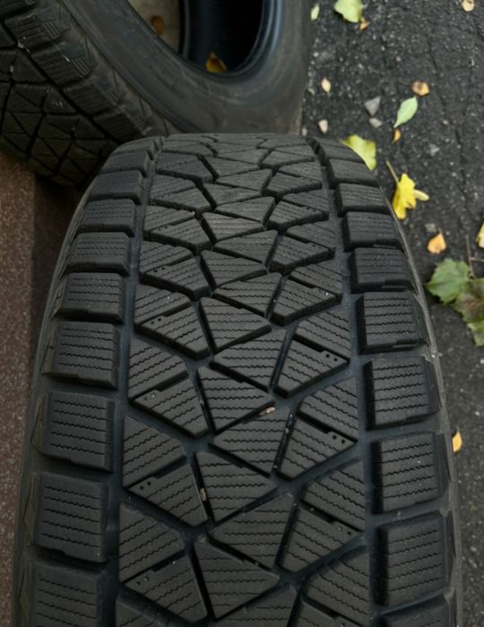 Зимові шини Bridgestone Blizzak DMV2 SUV 225/60 r17 99s