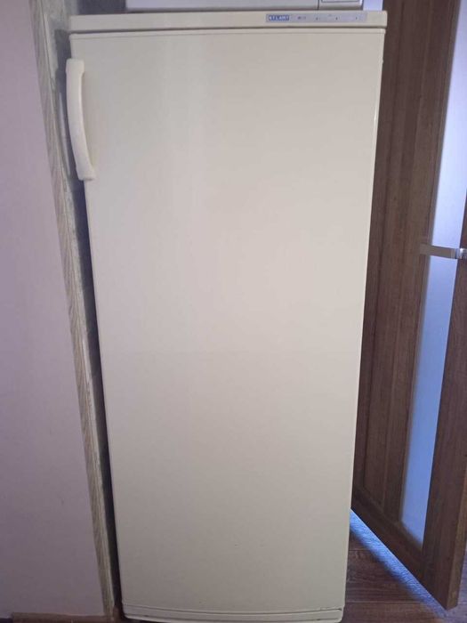 Продам морозильну камеру Atlant