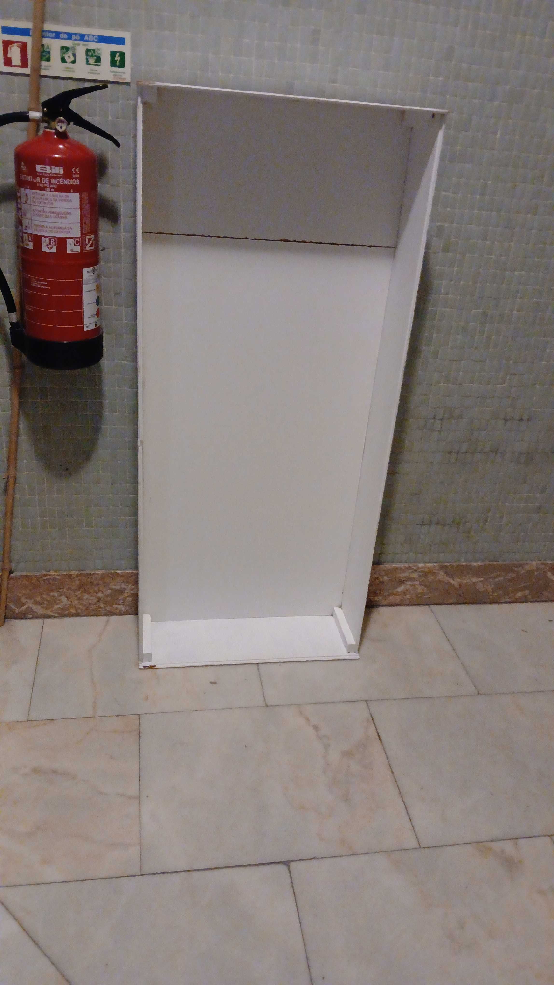 Gaveta com rodas para arrumação
