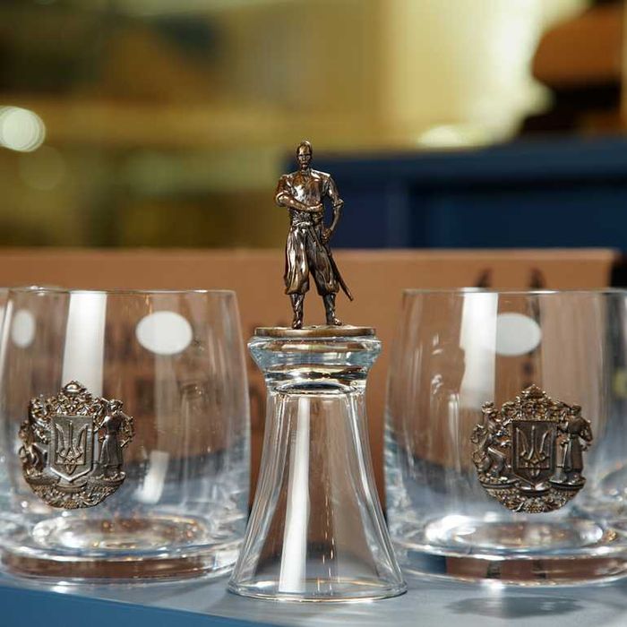 Подарочная книга-бар для виски "Казацкому роду нет перевода"