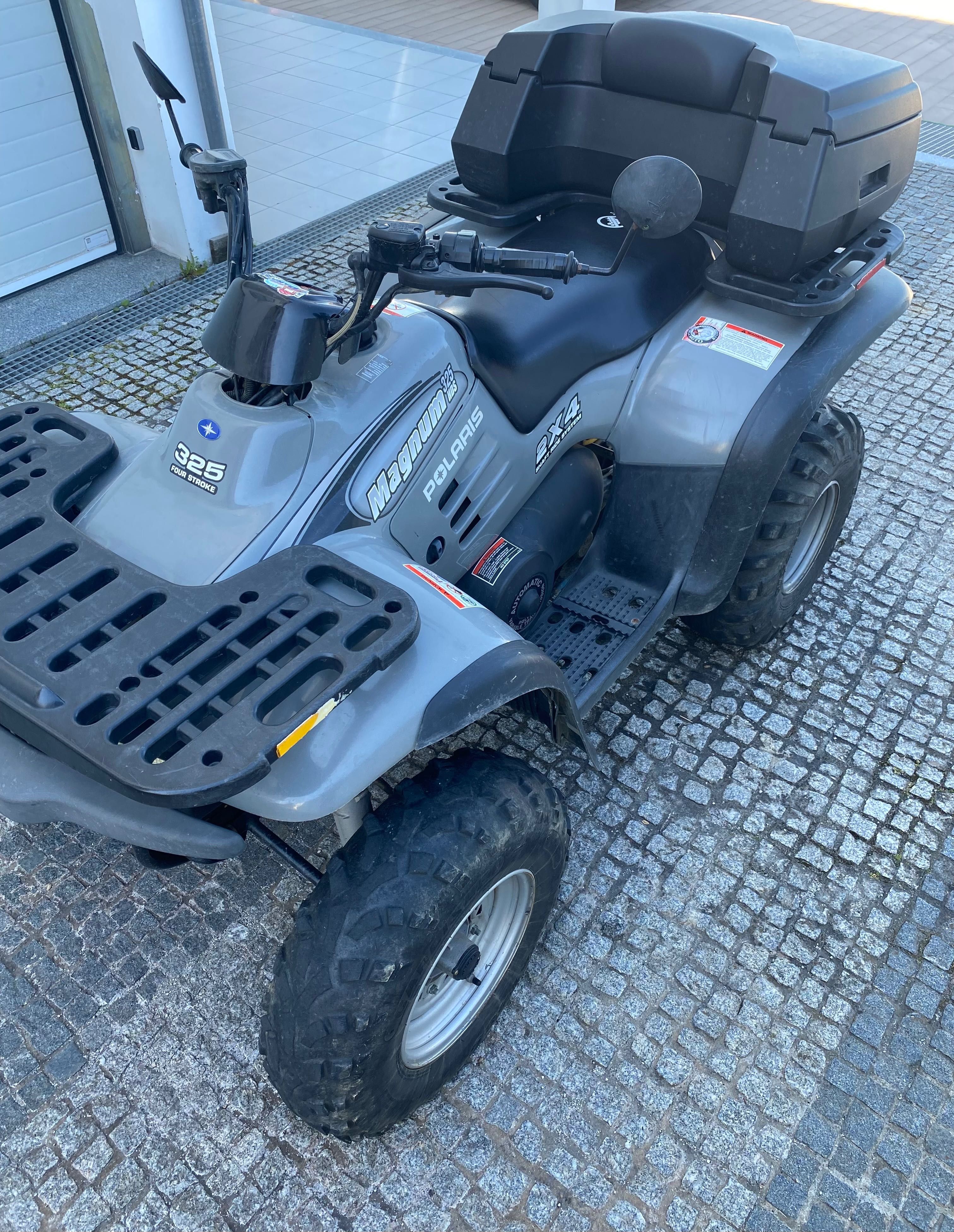 Moto 4 polaris 325