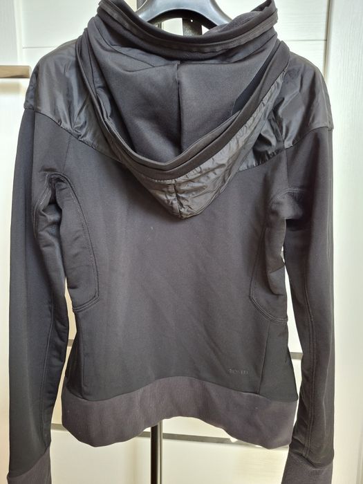 Кофта  чорного кольору Nike