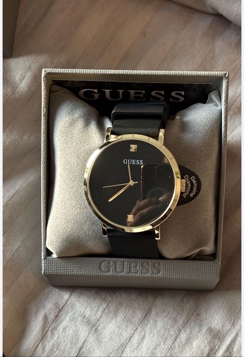 Zegarek Guess z diamentem W1264G1