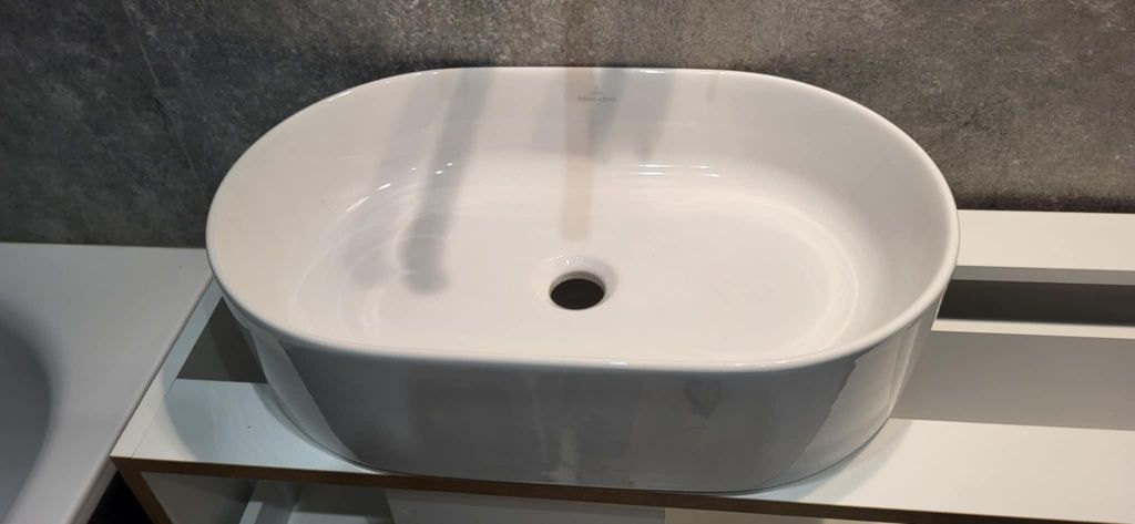 Umywalka Vileroy&Boch COLLARO 560 x 360 mm. NOWA.