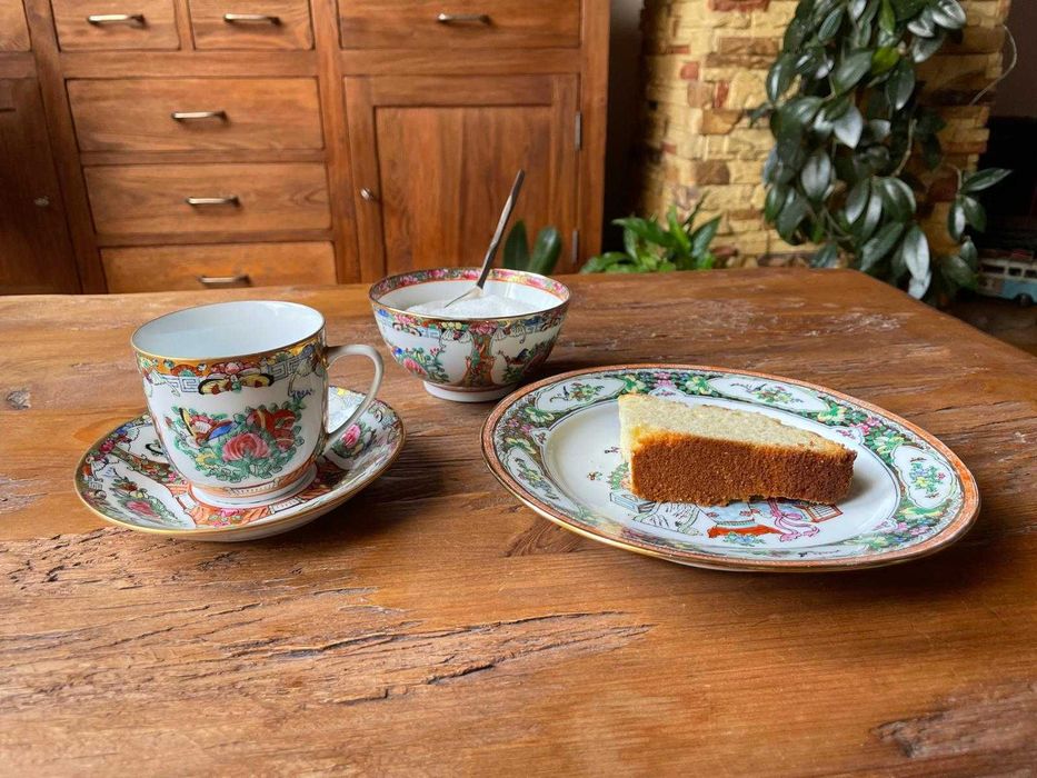 6 filiżanek spodeczki talerzyki deserowe porcelana  Chiny