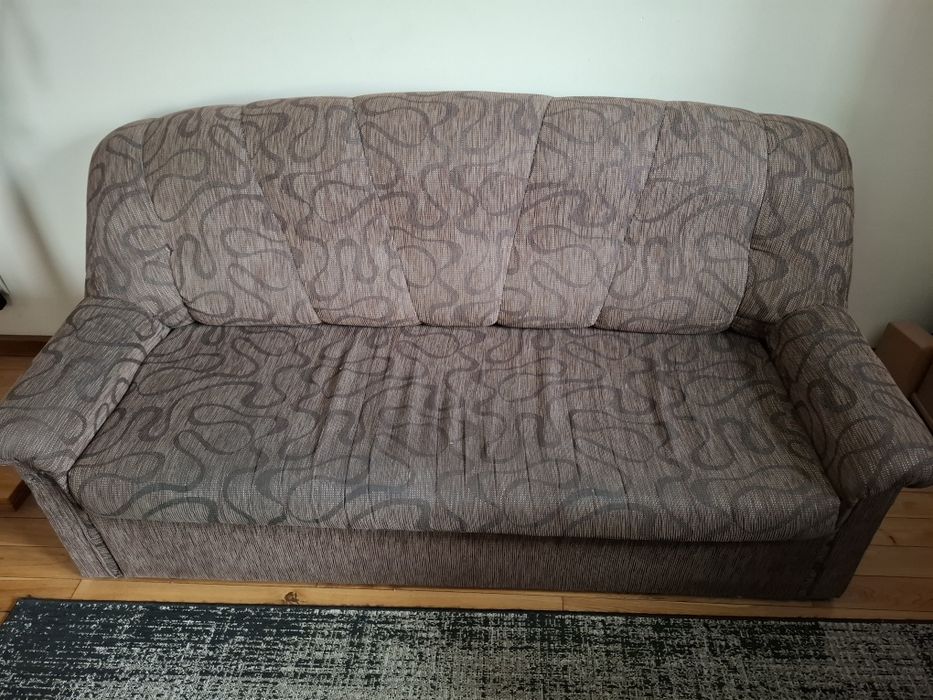 Dwie kanapy wypoczynkowe + pufy