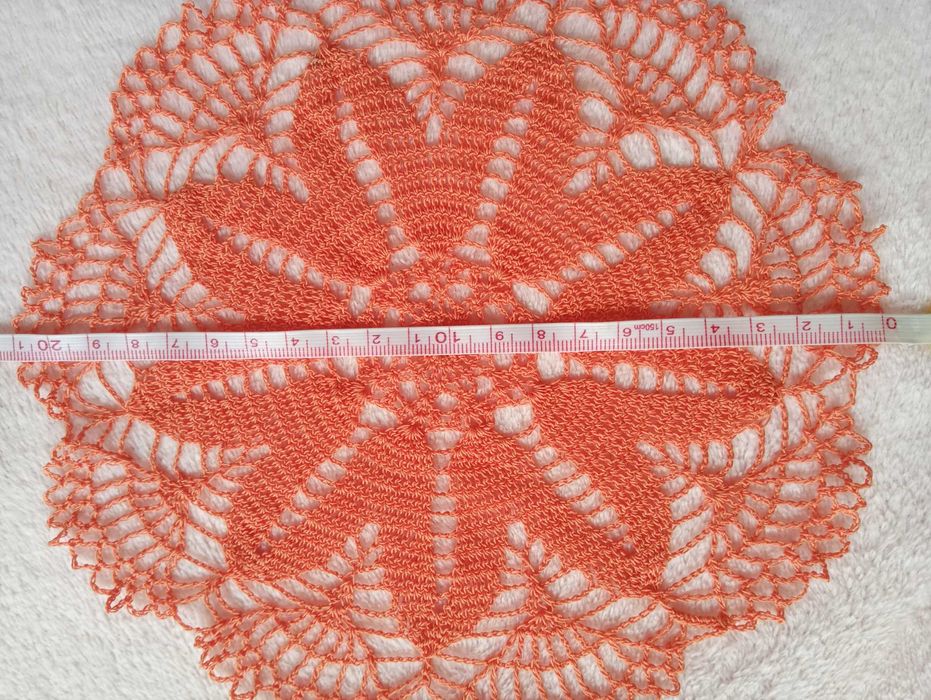 Serwetki wykonane na szydełku - 2 sztuki