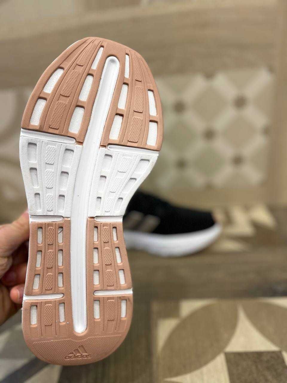 Кросівки Adidas SWIFT RUN 23 W (40)