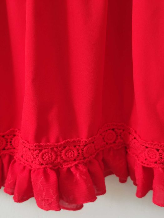 Czerwona sukienka midi koktajlowa falbany koronka H&M M