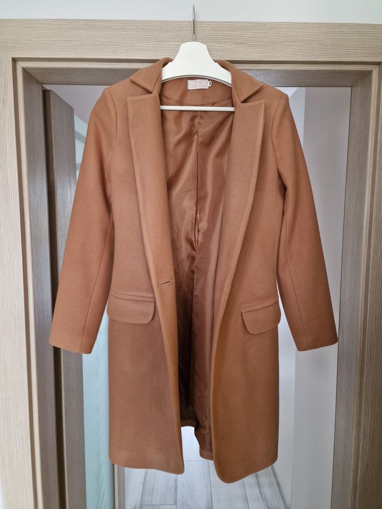 Nowy płaszcz jesienny rozmiar 36 kolor brązowy camel