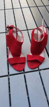 Lasocki czerwone buty na obcasie