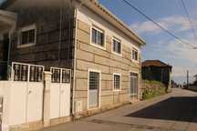 Moradia de 3 quartos com garagem e cozinha regional