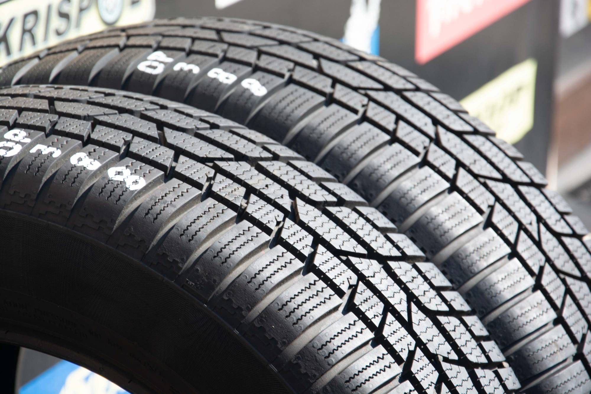 Opony 215/65R17 zima 215/65/17 CONTINENTAL (osobowe) OU11083