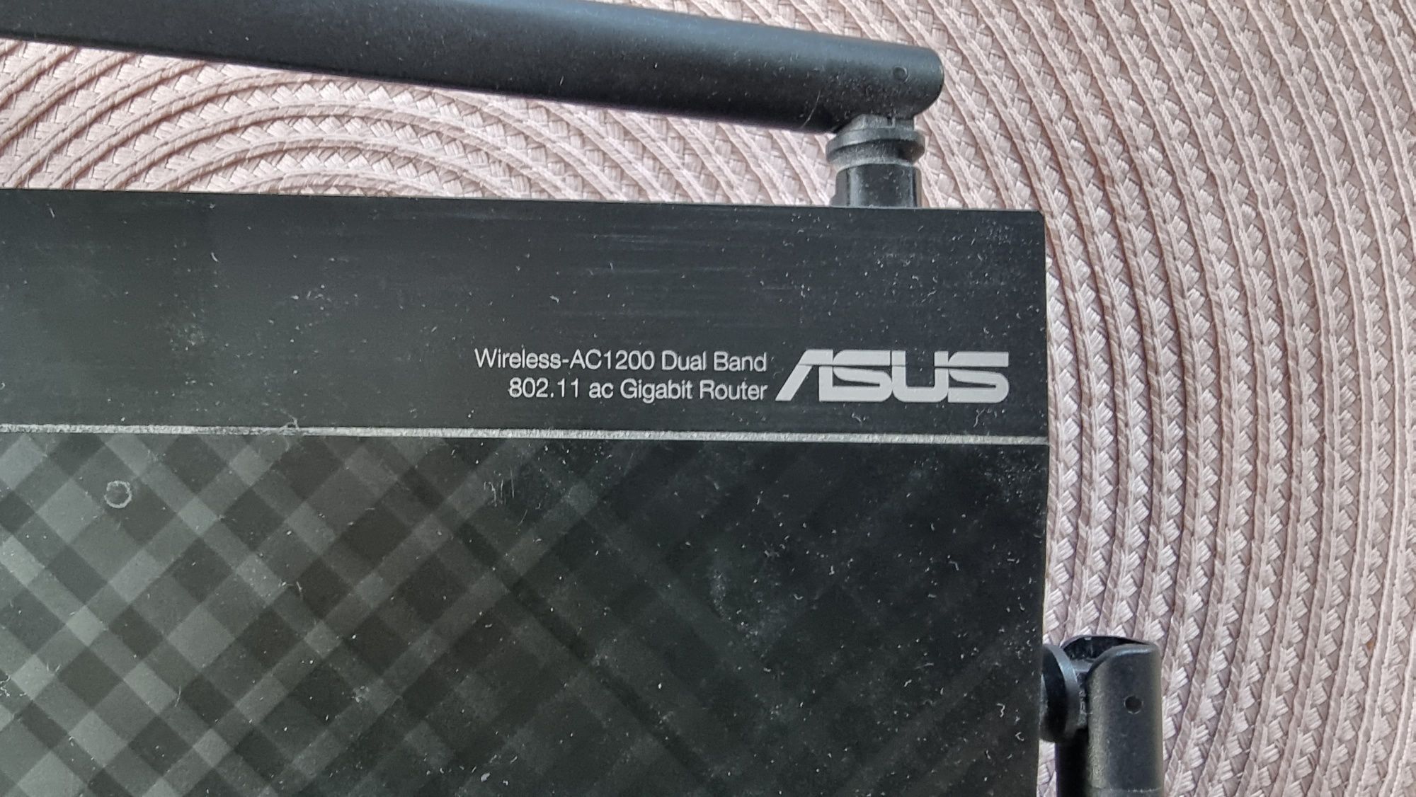 Asus Wireless-AC1200 Dual Band

802.11 ac Gigabit Router