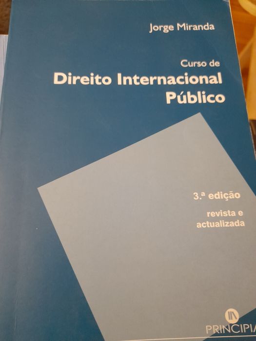 Diversos livros direito usados