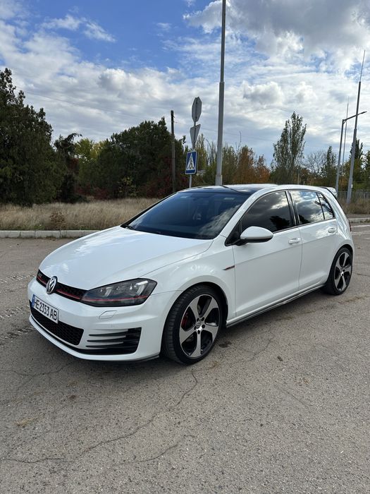 Volkswagen Golf GTI 7